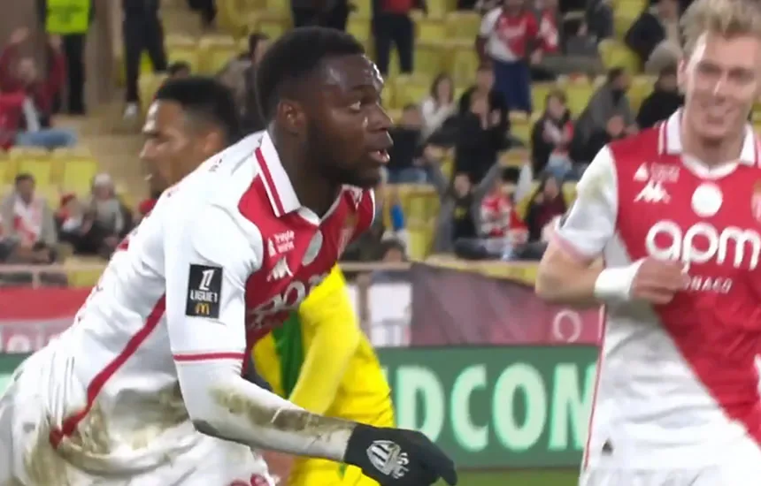 George Ilenikhena cieszy się z gola w meczu AS Monaco - FC Nantes we francuskiej Ligue 1