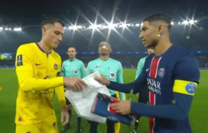 Piłkarze PSG i Toulouse wymieniają się proporcami przed mecze Ligue 1