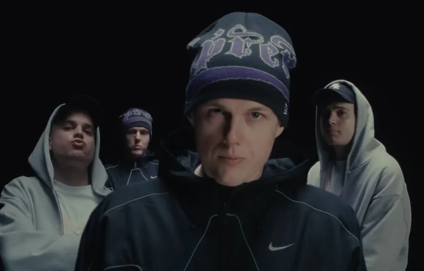 Ujęcie z teledysku Jan-rapowanie feat. Szpaku - W dresach