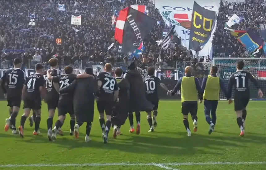 Como 1907 sprawia niespodziankę w Serie A wygrywając z SSC Napoli 2:1.