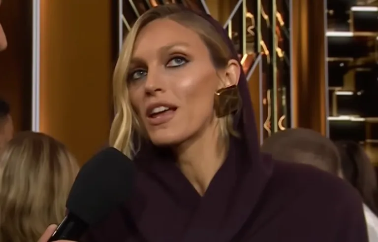 Anja Rubik zaprezentowała swoje wdzięki topless w serwisie Instagram.