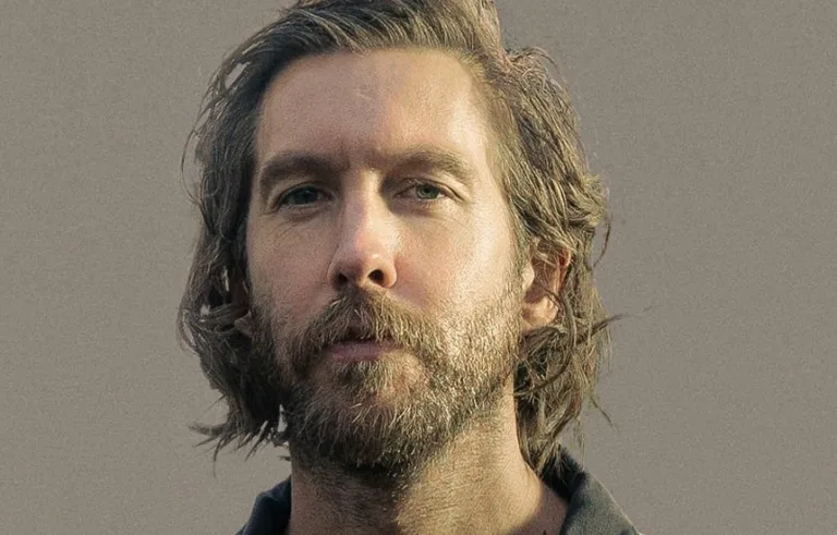 Calvin Harris w nowym singlu Smoke The Pain Away