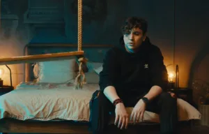 Po prostu Damian prezentuje utwór Wracamy tam