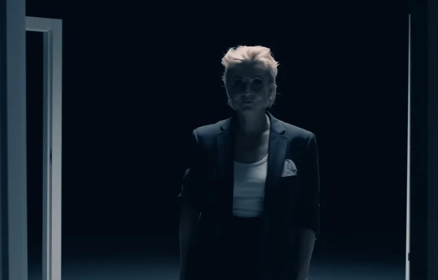 Novika prezentuje album Sambor Born Again