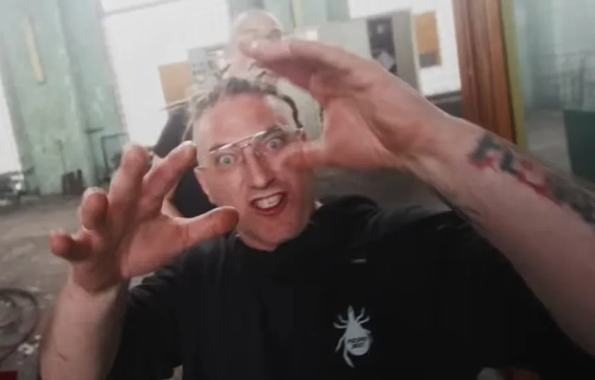 Kleszcz prezentuje utwór Klaszcz