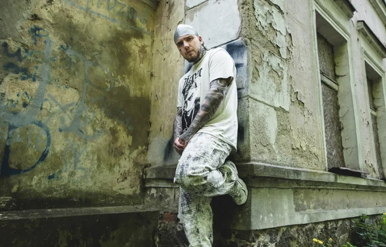 Noi prezentuje singiel Legacy