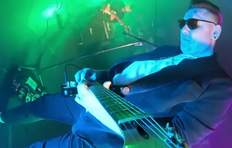 Żurkowski prezentuje singiel Sztylet