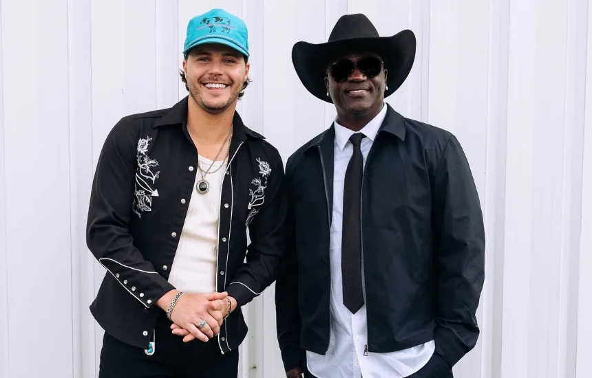 Josh Ross i Akon w singlu Drunk Right Now