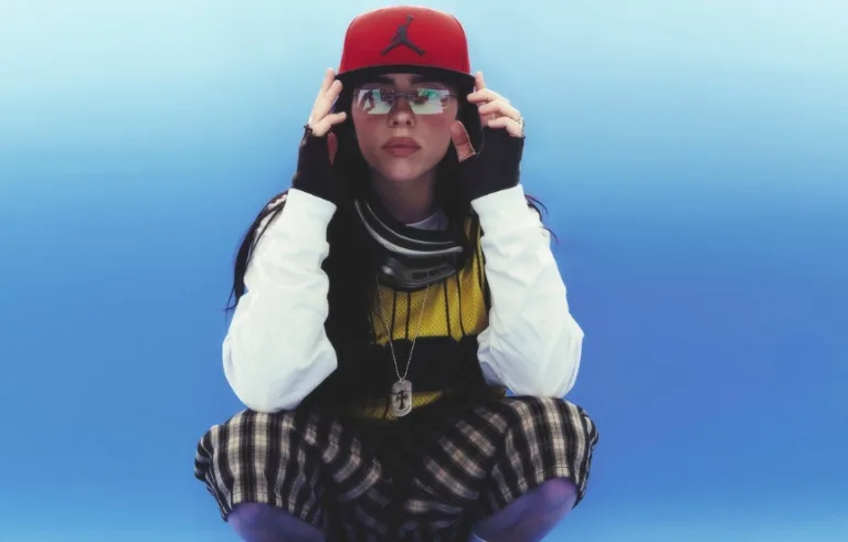 Billie Eilish i Kraków - artystka czyta przystanki