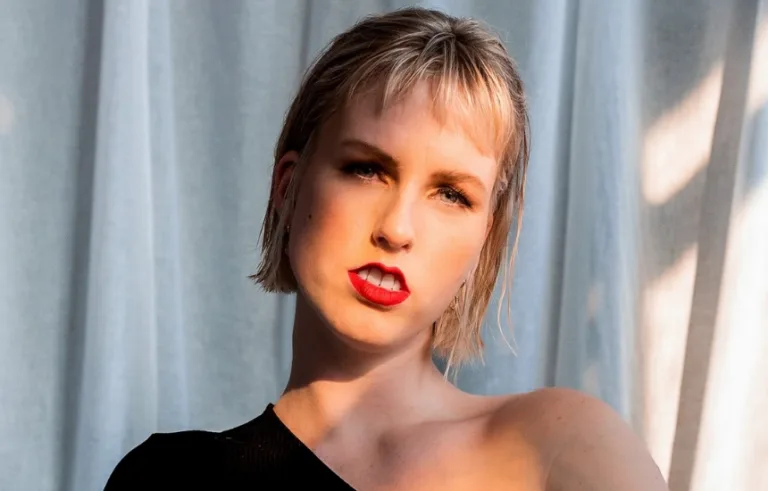 Remady i Amanda Collis w Merry Go Round