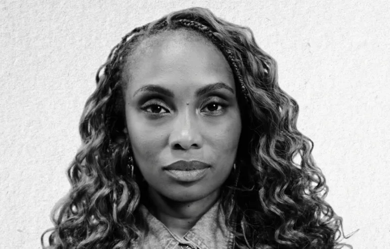 Imany w singlu I Am Who I Am