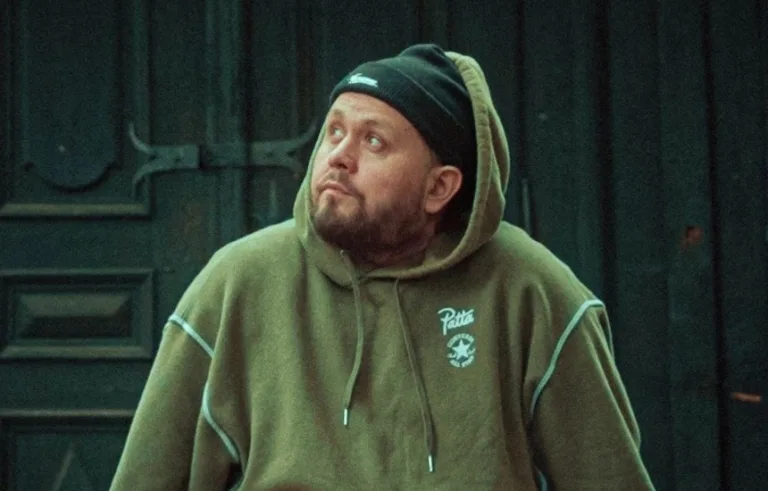 Gruby Mielzky prezentuje Zaraz Wracam