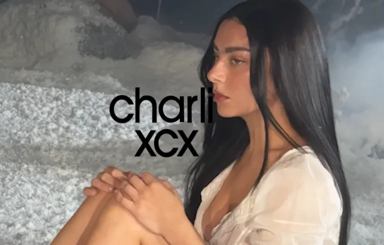 Charli XCX i Converse