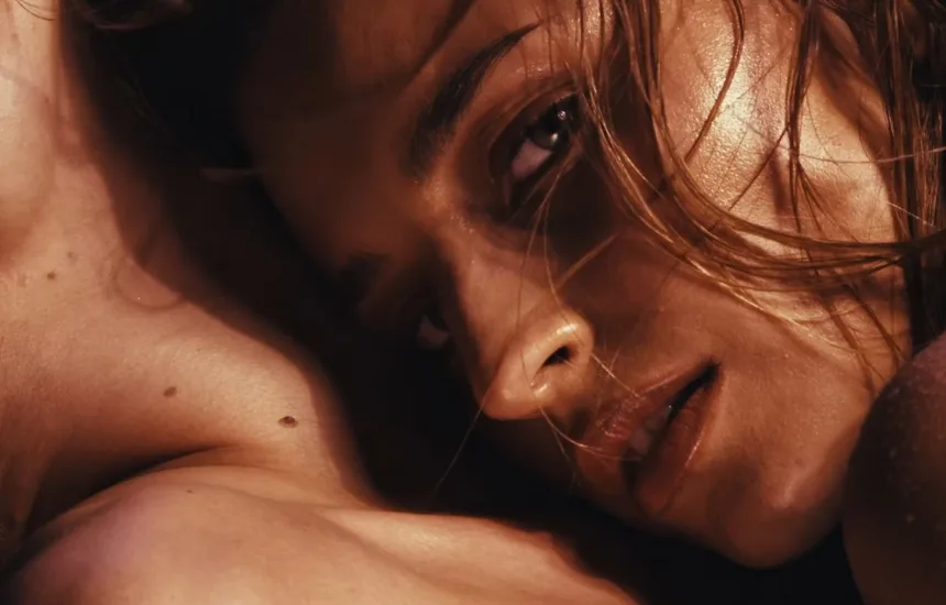 Julia Wieniawa w singlu Nie będziemy tęsknić