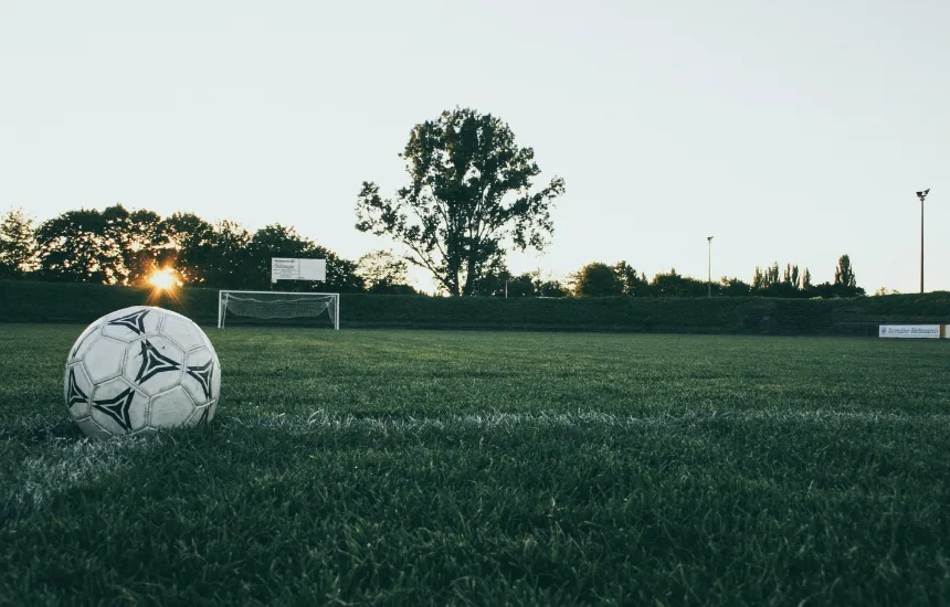 Rezerwowi i ławka trenerska zasady