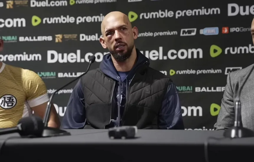 Andrew Tate podczas konferencji prasowej po walce na gali Misfits Boxing w Dubaju