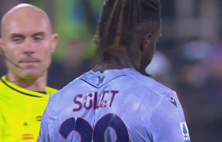 Oumar Solet po strzeleniu gola dla Udinese, akcja po asyście Jakuba Piotrowskiego