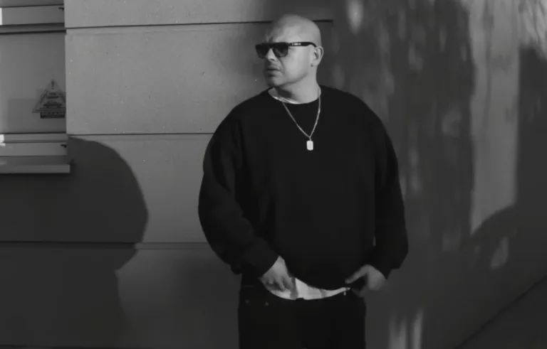 Tau wypuścił nowy numer Wesołych Świąt Taco Hemingway