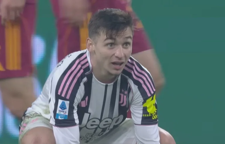 Piłkarz Juventusu podczas meczu Serie A - zapowiedź spotkania Pisa SC - Juventus