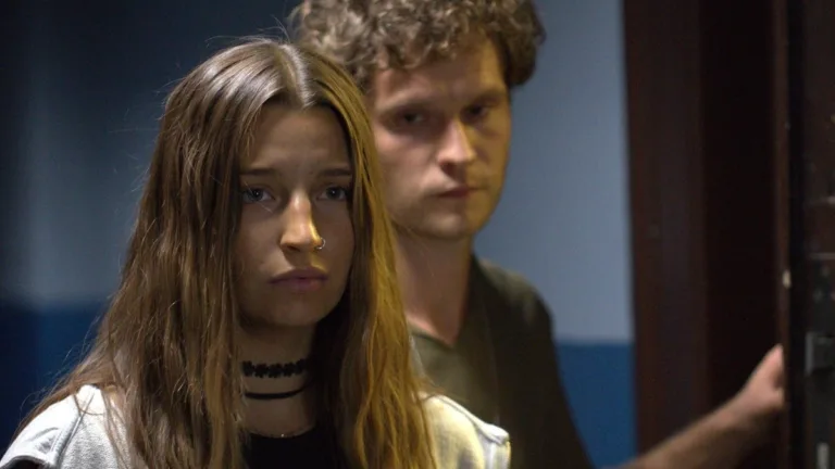 Julia Wieniawa i Maciej Musiałowski w scenie z filmu Chcę więcej