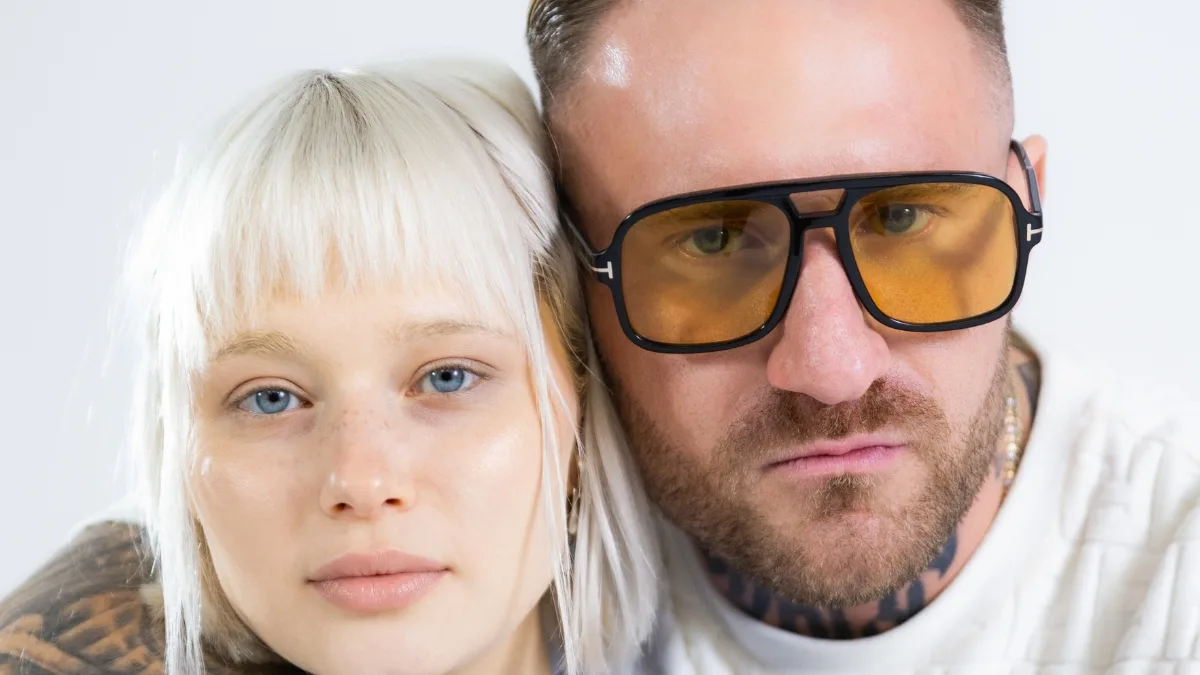 Faustyna Maciejczuk i Kizo na okładce promującej singiel Cali w złocie