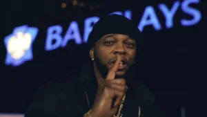 Papoose w Agent Provocateur dissuje 50 Centa. Do utworu powstał również teledysk