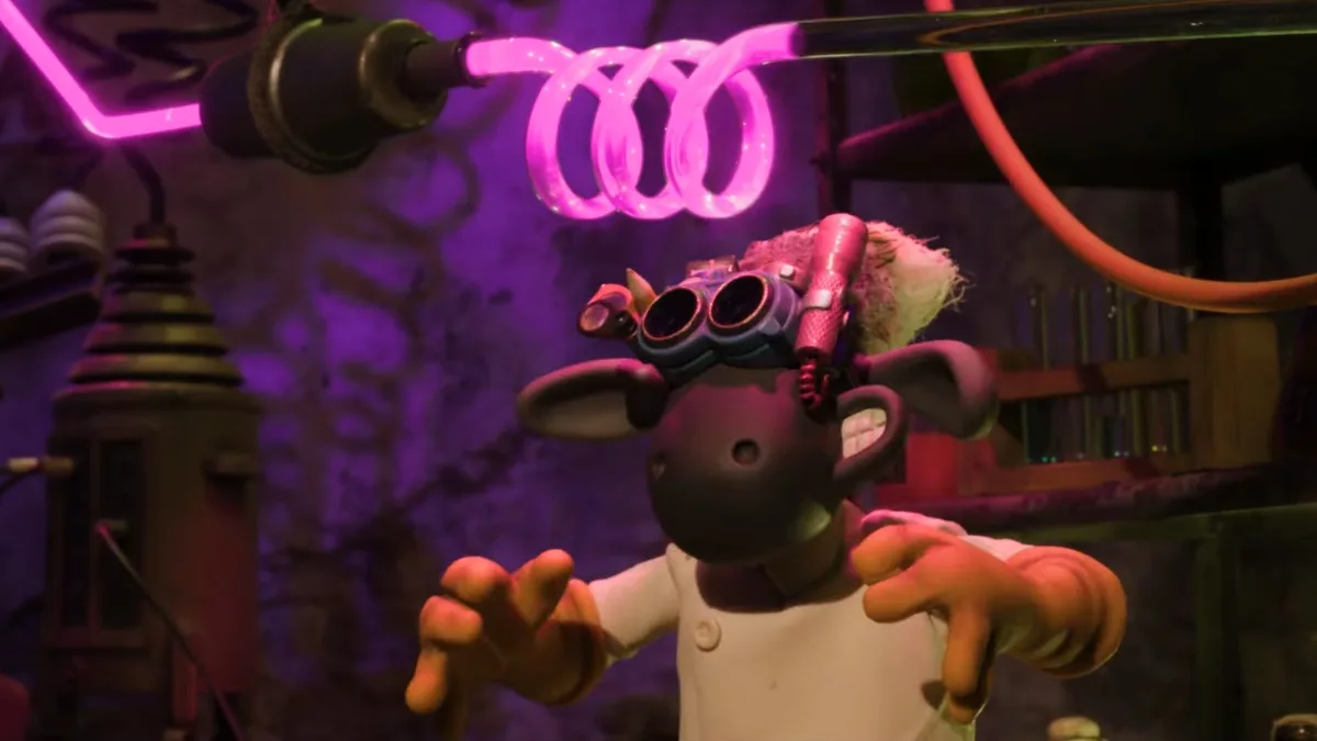 Baranek Shaun jako szalony naukowiec w laboratorium podczas sceny z filmu Baranek Shaun i Kudłata Bestia - kadr ze zwiastuna